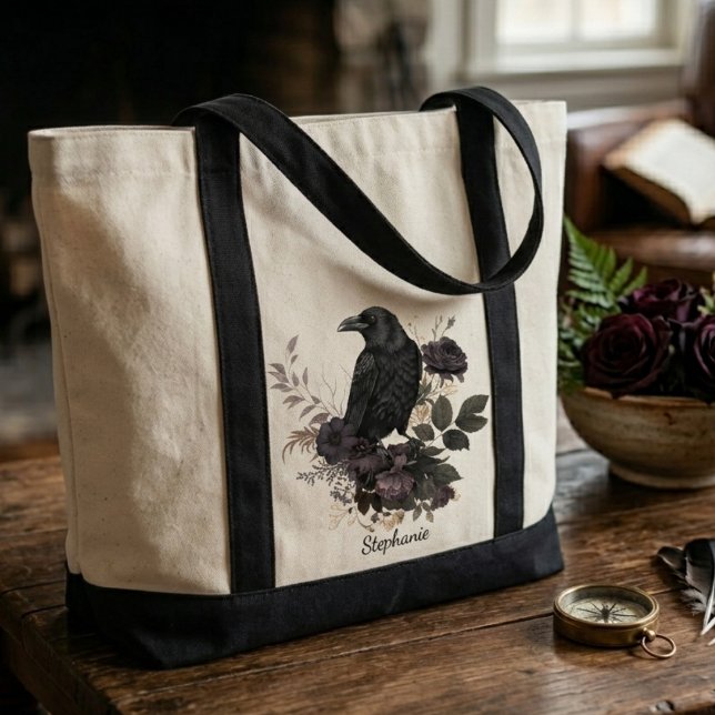Dunkle Akademie Rabe und schwarze Rosen Tragetasche (A stylish raven and roses tote bag for a student heading to class or a cafe.)