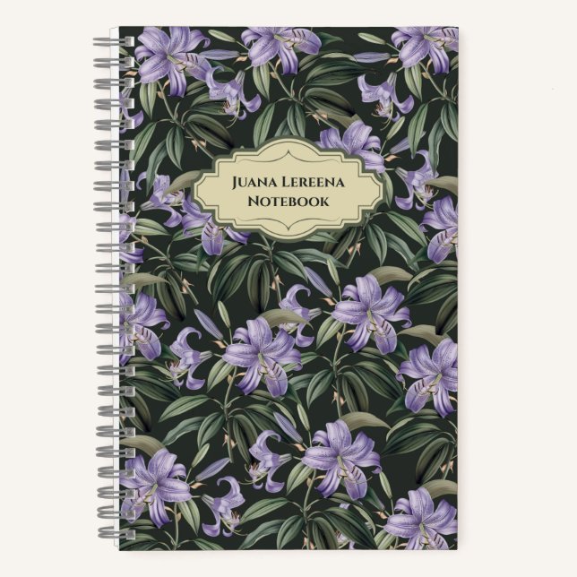 Dunkle Blumenträume mit realistischer Lila Lilie Notizbuch (Vorderseite)
