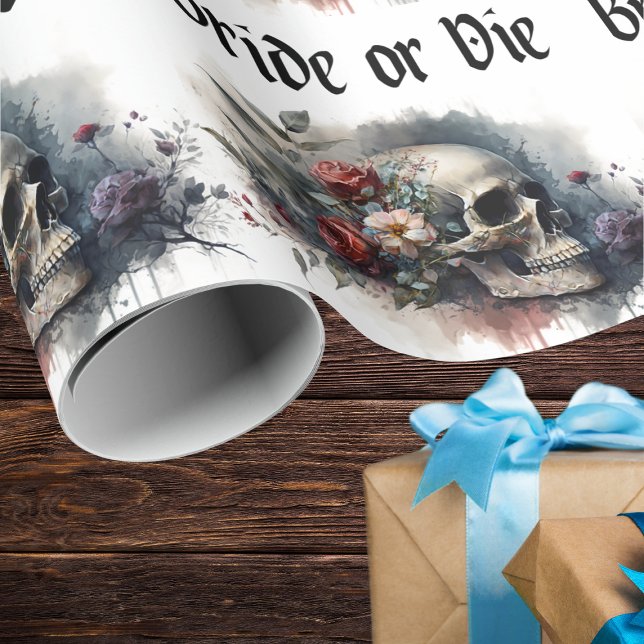 Dunkle Düstere Gotische Braut oder Stirb Brautpart Geschenkpapier (Von Creator hochgeladen)