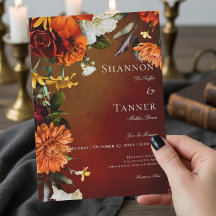 Dunkle elegante Sommersonnenstraße