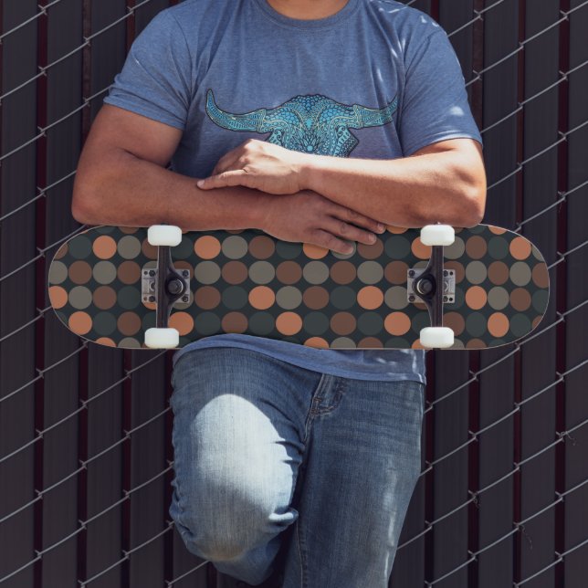 Dunkle Erde Geometrisches Kreis-Punkte-Design  Skateboard (Außenbereich 3)
