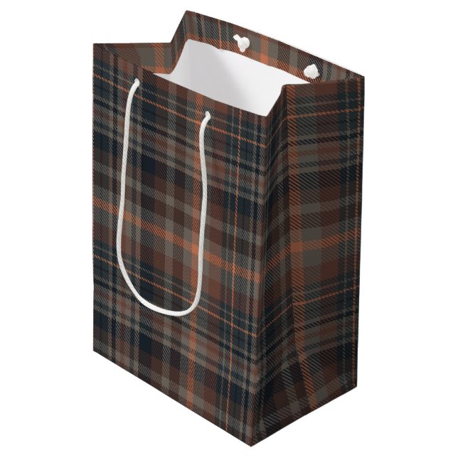 Dunkle Erde Wald Plaid Tartan   Mittlere Geschenktüte (Vorderseite Schrägansicht)