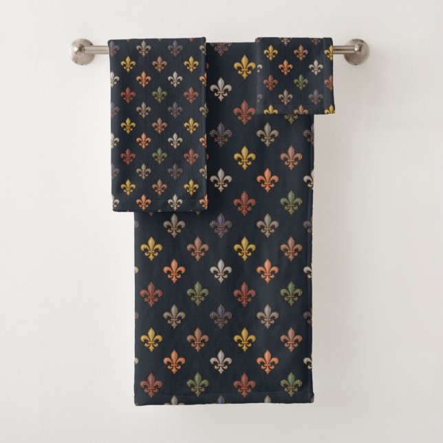 Dunkle Erde Waldlandschaft Fleur-de-lis Design  Badhandtuch Set (Insitu)