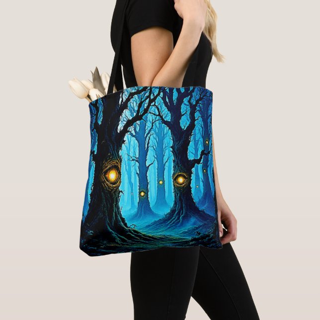 Dunkle Fantasy-Augenwald-Design (Von Nahem)