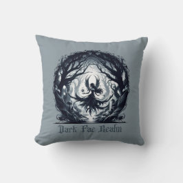 Dunkle Fee im Zauberwald Kissen