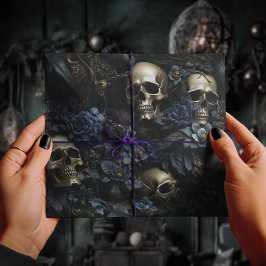 Dunkle florale Gothic Black & Blue Skulls Creepy Geschenkpapier