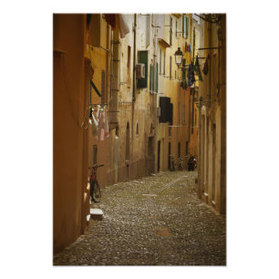 Dunkle Gasse in Neapel, Italien Fotodruck