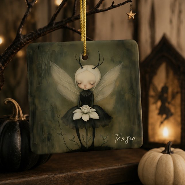Dunkle Gothic Fee mit Blume Individuelle Name & Ja Keramikornament (Von Creator hochgeladen)