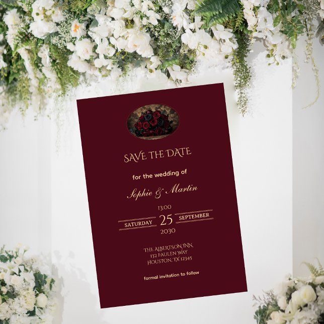Dunkle Gothic-Romanze Burgunder Save-the-Date (Von Creator hochgeladen)