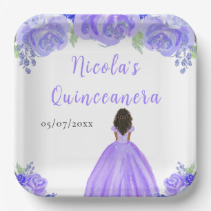 Dunkle Haut Prinzessin Lila Blumen Quinceanera Pappteller