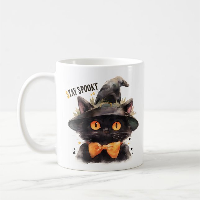 Dunkle Hexenkatze mit Bow-Krawatte Halloween Kaffeetasse (Links)