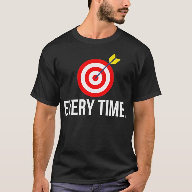 Dunkle jedes Mal, wenn Bullseye Cricket T-Shirt (Vorderseite)