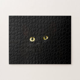 Dunkle Katze mit schwarzem Puzzle schwer zu lösen