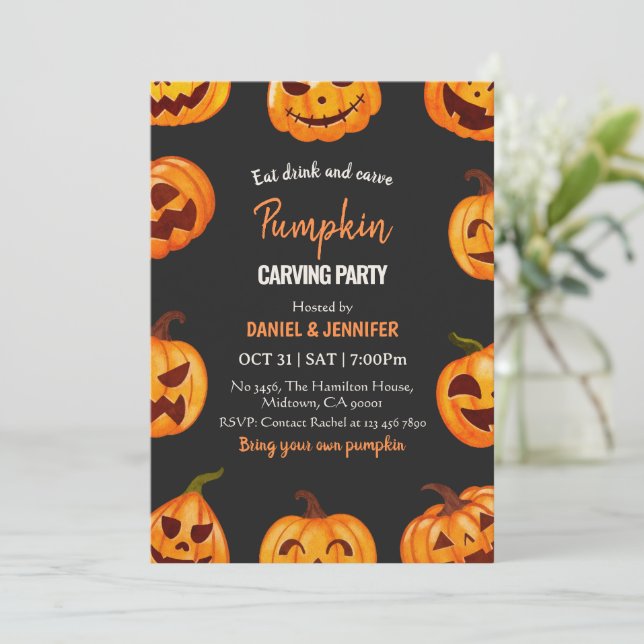 Dunkle Kürbisschnitzparty Halloween Jack OLantern Einladung (Stehend Vorderseite)