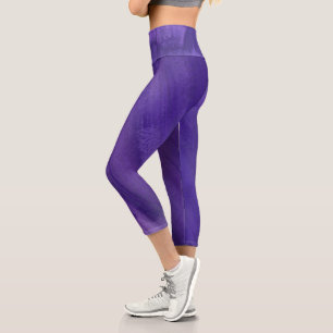 Dunkle lila abstrakte Kunst bemalt Capri Leggings