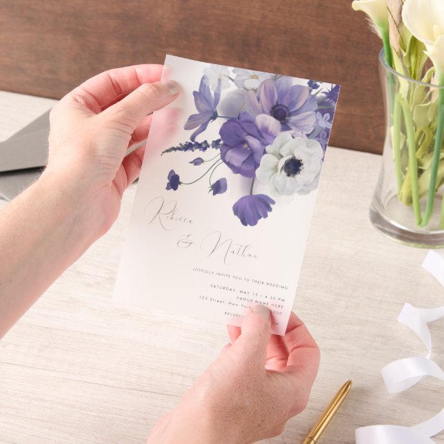 Dunkle Lila- und Lavendel-Blumenhochzeit (Handgehalten)