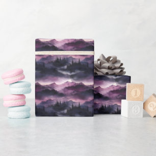 Dunkle Lila Wälder & Bergwelt Geschenkpapier