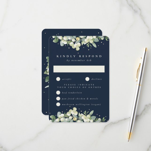 Dunkle Navy Snowberry+Eukalyptus Ewedding RSVP Karte (Vorderseite/Rückseite Beispiel)