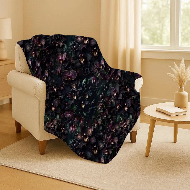 Dunkle Orchidee Maximalistischer Gotischer Floral  Sherpadecke (Dark Orchid Maximalist Gothic Floral Sherpa Blanket)