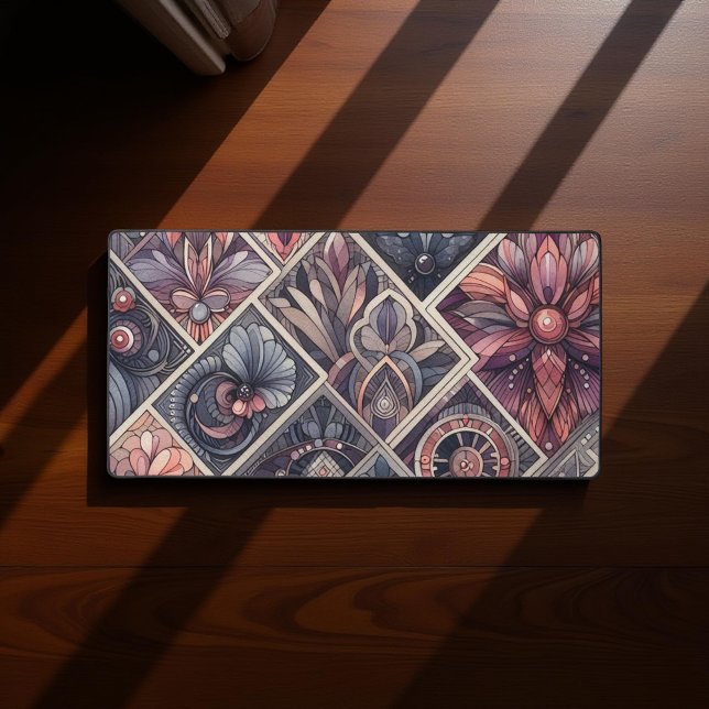 Dunkle Romance Burgund Art Deco Blumen Sommer Schreibtischunterlage (Von Creator hochgeladen)