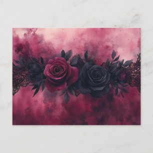 Dunkle Romantik: Gotische Rose und Spitzendesign Postkarte