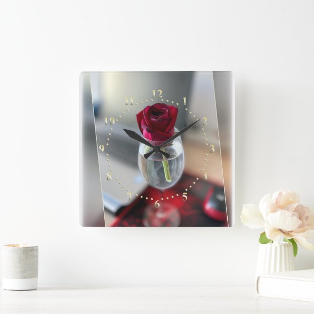 Dunkle rote Rose Quadratische Wanduhr (Zuhause)