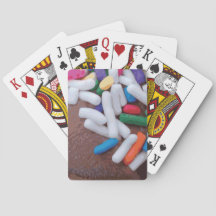 Dunkle Schokolade Eiscreme mit Regenbogensprinklen