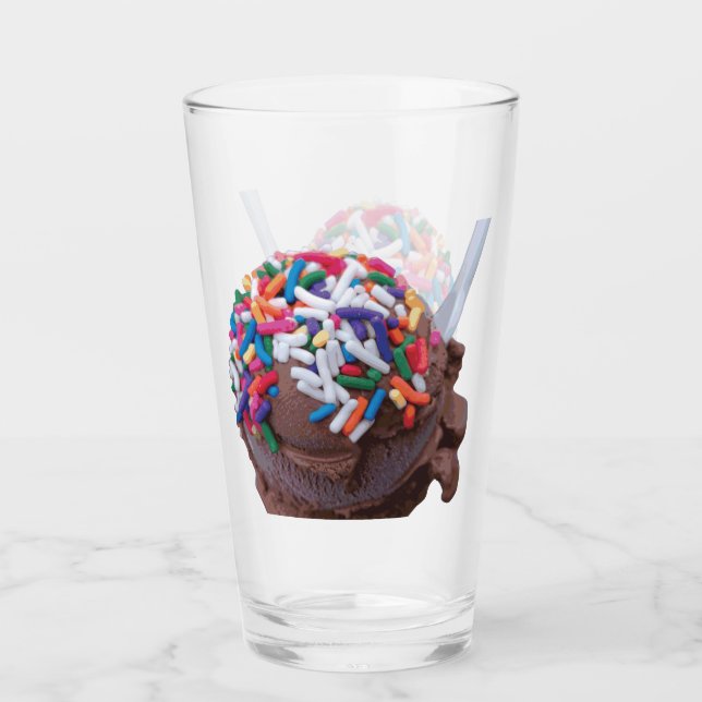 Dunkle Schokolade Eiscreme mit Sprinklerglas Glas (Vorderseite)