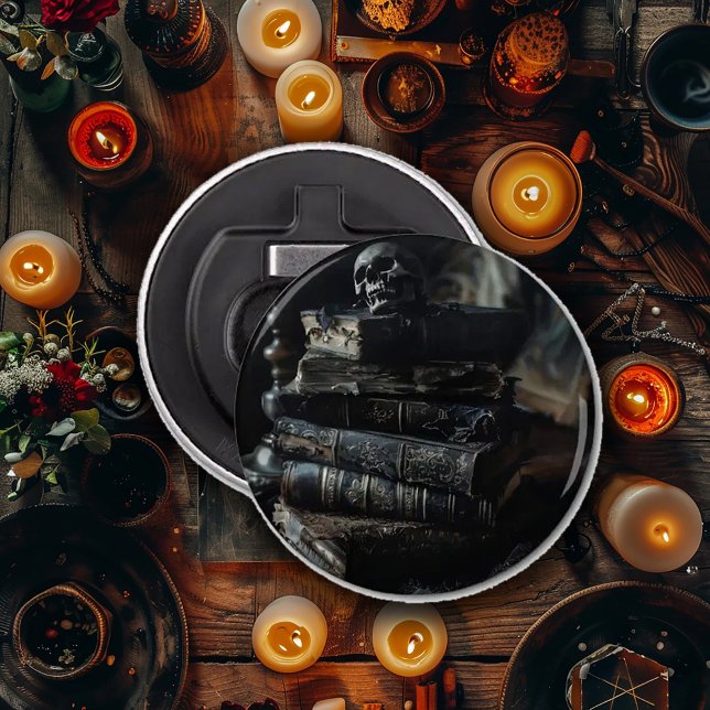 Dunkle Tatty Alte Bücher mit Skull Flaschenöffner (Von Creator hochgeladen)