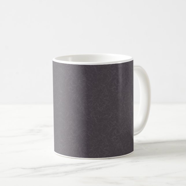 Dunkle violette texturierte Oberfläche mit wirbeln Kaffeetasse (VorderseiteRechts)