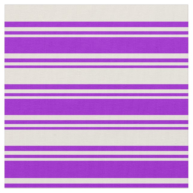 Dunkle Violette und beige gefärbtes, gestreiftes M Stoff (Nahaufnahme)