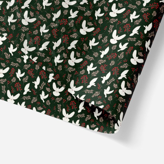 Dunkle Weihnachten Friedenstauben und Red Mistleto Seidenpapier (dark background with religious peace doves and mistletoe illustrations. Wrapping tissue paper)