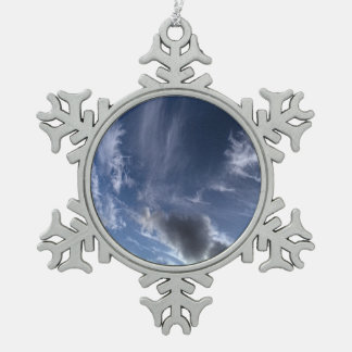 Dunkle Wolken Schneeflocken Zinn-Ornament