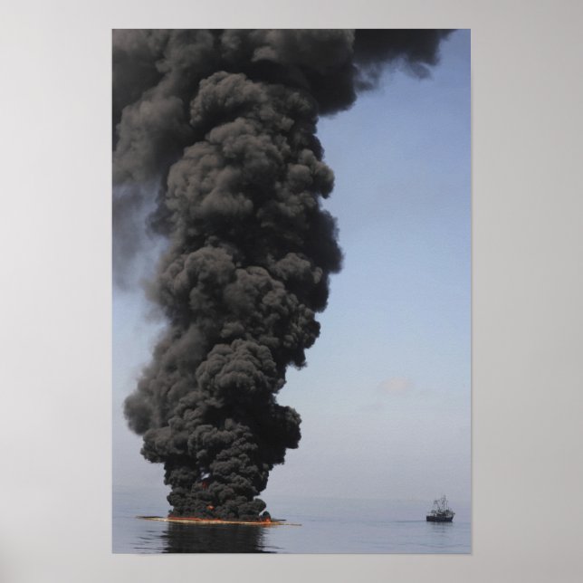 Dunkle Wolken von Rauch und Feuer entstehen Poster (Vorne)