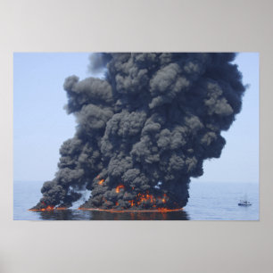 Dunkle Wolken von Rauch und Feuer tauchen auf 2 Poster