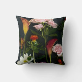 Dunkler Blumenwirbel Kissen