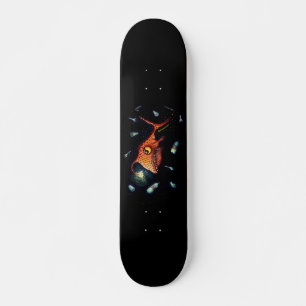 Dunkler Fisch gegen Kunststoffverschmutzung Skateboard
