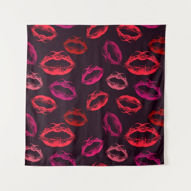Dunkler Hintergrund mit Kisses Pattern Wandteppich (Vorderseite)
