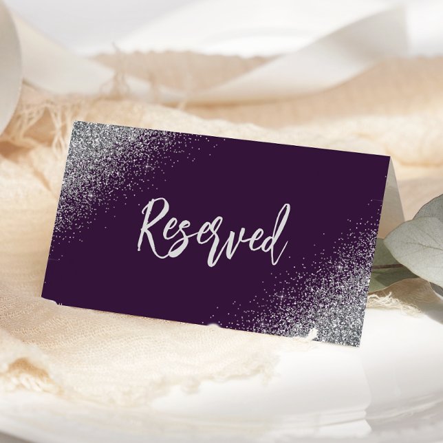 Dunkler Lila Silber Glitzer vorbehalten Hochzeit Platzkarte (Von Creator hochgeladen)