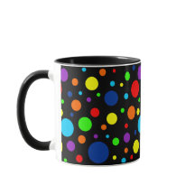 Dunkler Regenbogen beschmutzt Tasse