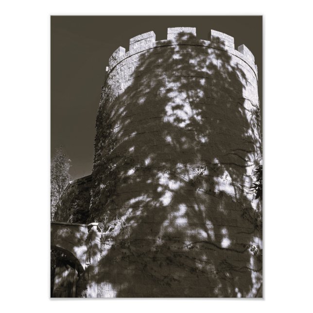 Dunkler Turm 2 Fotodruck (Vorne)