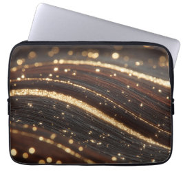 Dunkler Walnussbaum mit glänzenden Goldflüssen Laptopschutzhülle