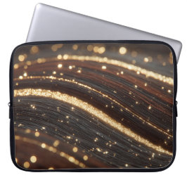 Dunkler Walnussbaum mit glänzenden Goldflüssen Laptopschutzhülle
