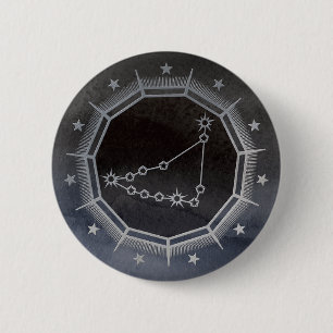 Dunkler Zodiac: Steinbock-Geburtszeichen Schwarz & Button