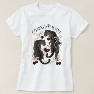Dunkles, feminin wirkendes T-Shirt mit Cheetah-Dru