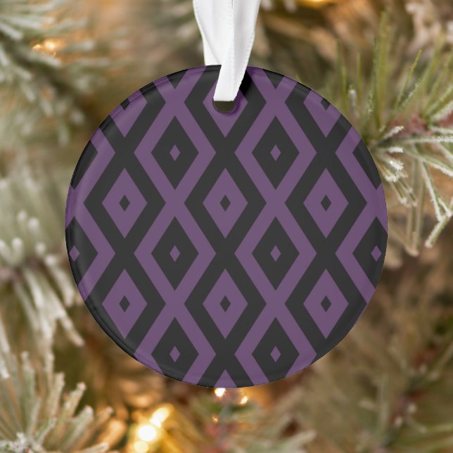 Dunkles lila und schwarzes Diamantmuster Ornament (Baum)