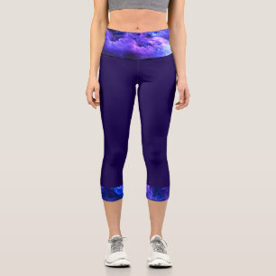 Dunkles Lila Wolkenmuster Capri Leggings