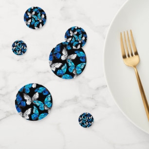 Dunkles Nahtloses Muster mit blauen Schmetterlinge Konfetti