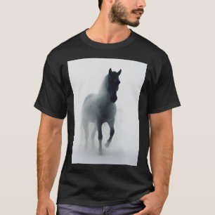 Dunkles Pferd in Nebel - Ätherische Mauer Kunst T-Shirt