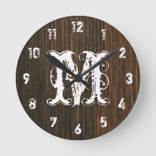 Dunkles Scheunen-Holz-inspirierte Monogramm-Uhr Runde Wanduhr
